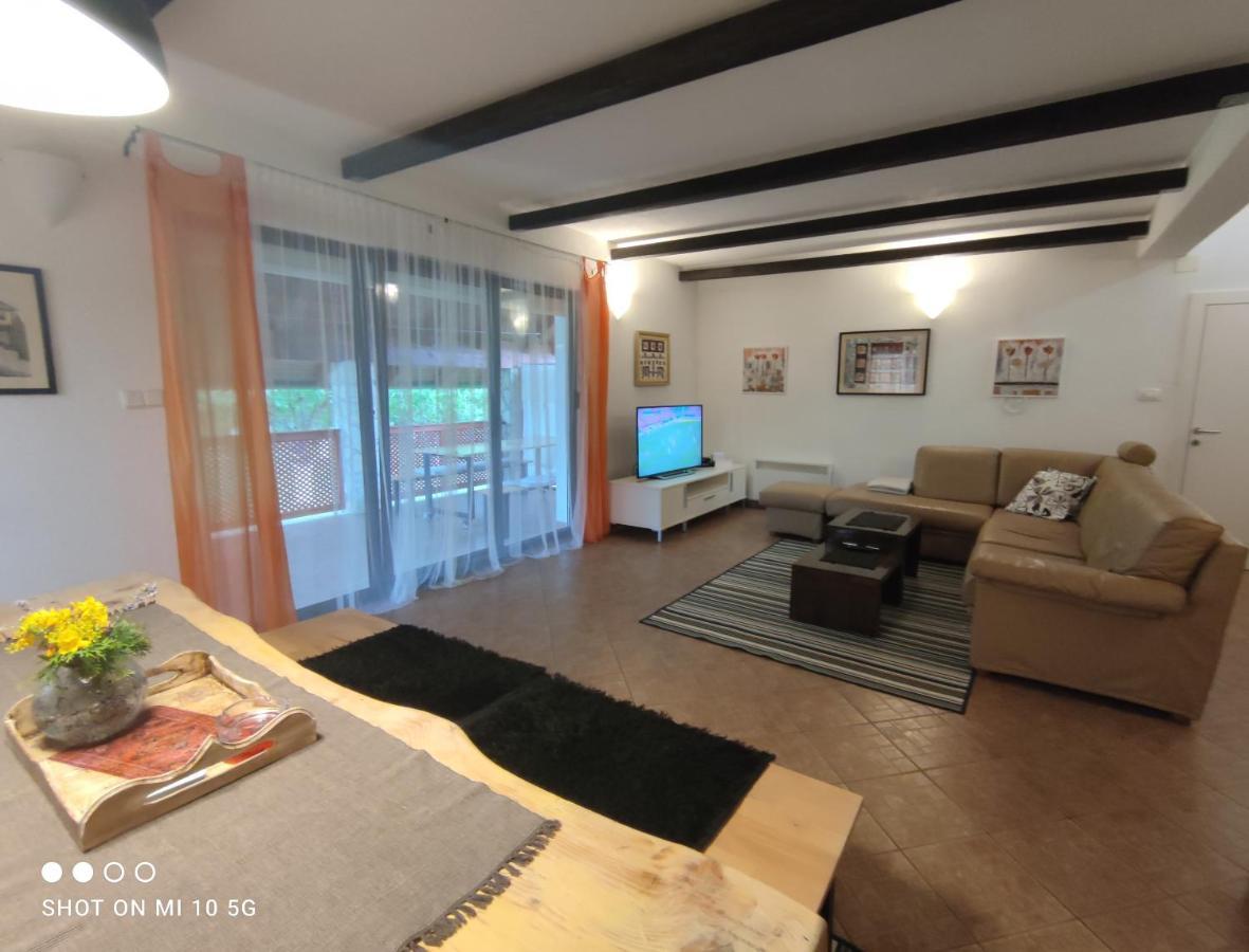 Mila Holiday Home Lohovo Екстер'єр фото